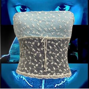 Floral Lace Strapless Top